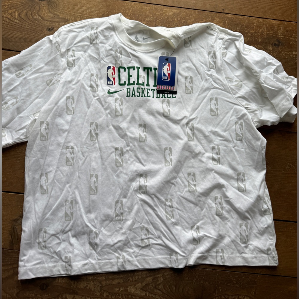 Celtics Nike loose fit tshirt